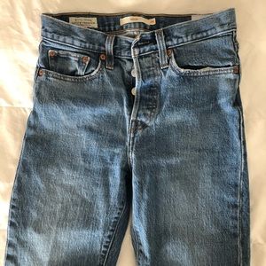 Levi’s Wedgie Icon fit Size 24